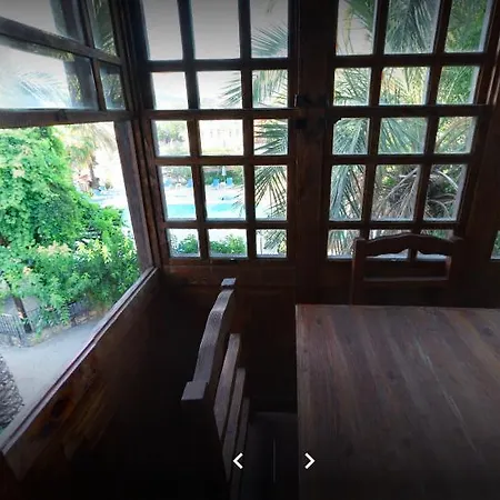 Boutique Suites At The Moonlight 厄吕代尼兹