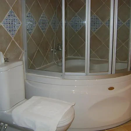 Boutique Suites At The Moonlight Apartment