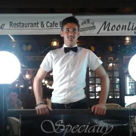 Boutique Suites At The Moonlight Apartment